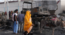 Une voiture piégée fait 9 morts et 20 blessés devant un restaurant dans la capitale somalienne